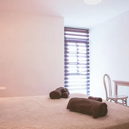 Point Break Apartment *